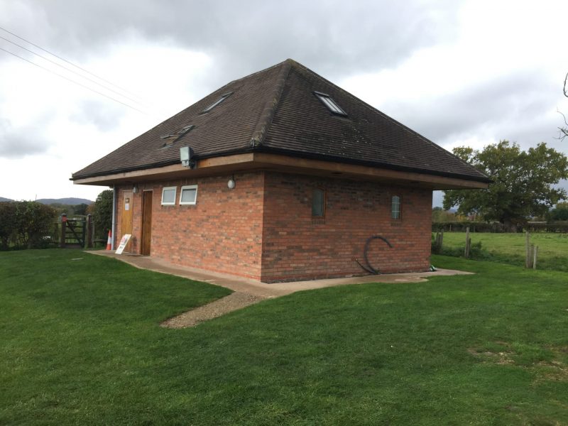 Toilet and shower block drum and monkey pub campsite upton upon severn worcestershire