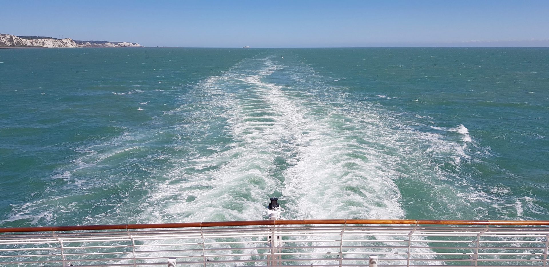 iona cruise ship deluxe balcony cabin