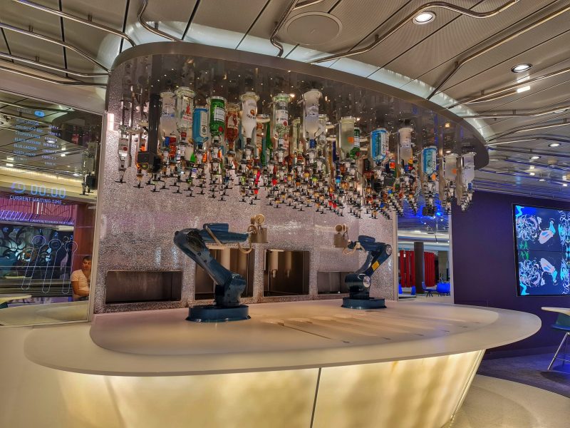 Bionic bar Anthem of the Seas