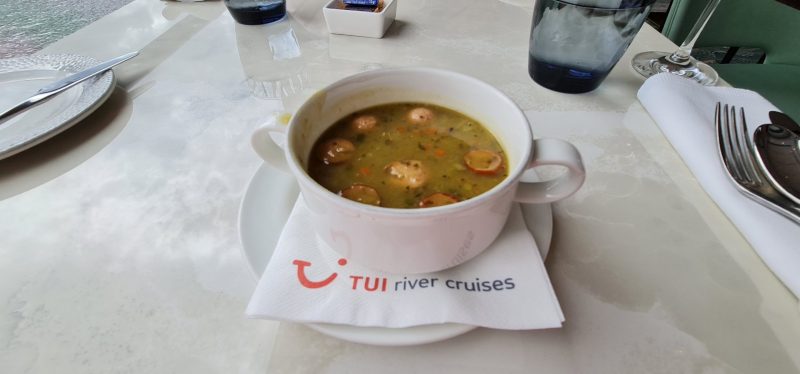 TUI Isla food, sausage and pea soup