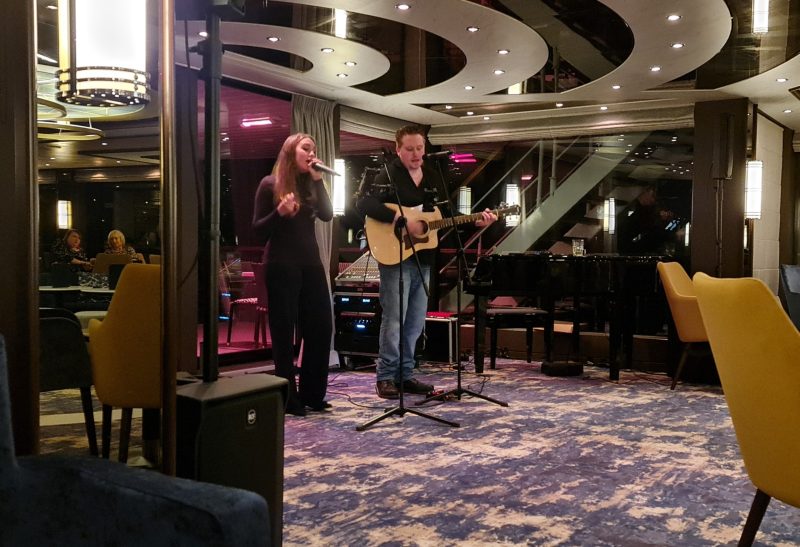 entertainment on tui cruises