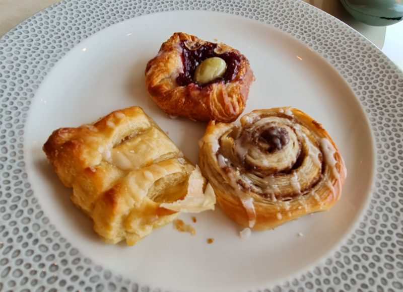 breakfast cakes TUI Isla river cruise ship