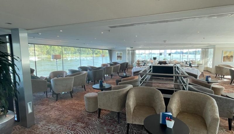 Avalon Vista river cruise ship panorama lounge