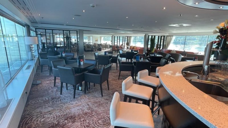 Panorama lounge Avalon Vista river cruise ship