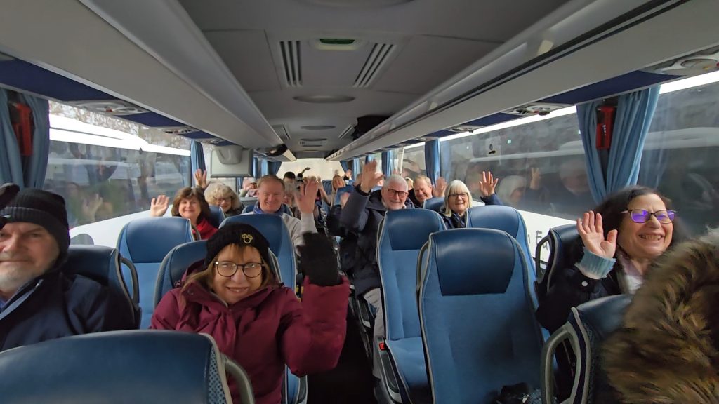 Group photo coach Riviera Radiance